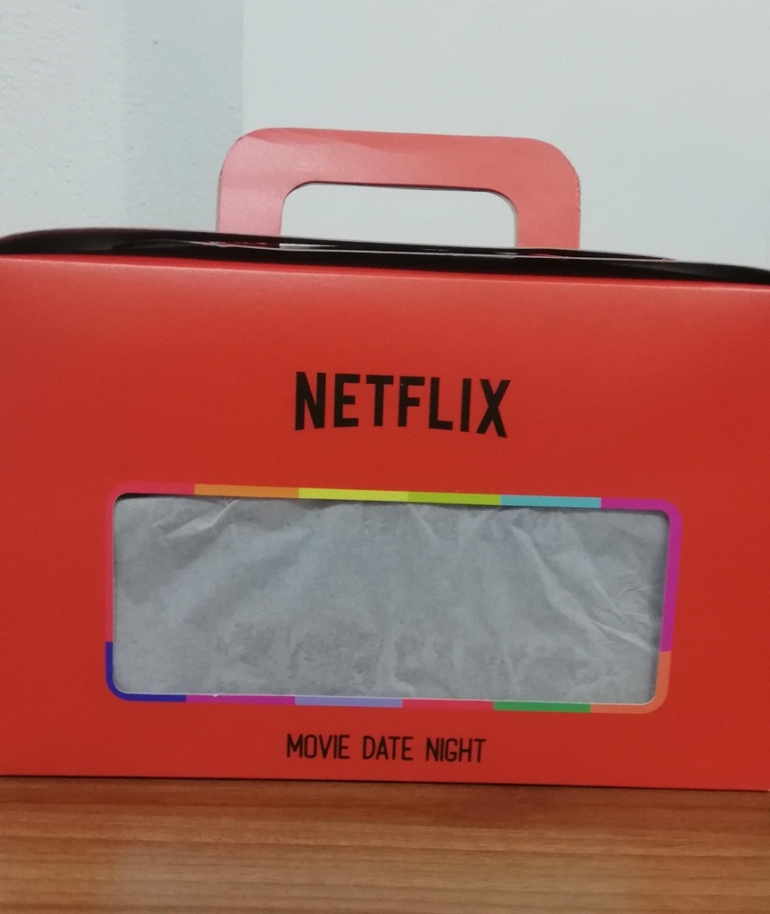 CAJA DE REGALO NETFLIX CR004